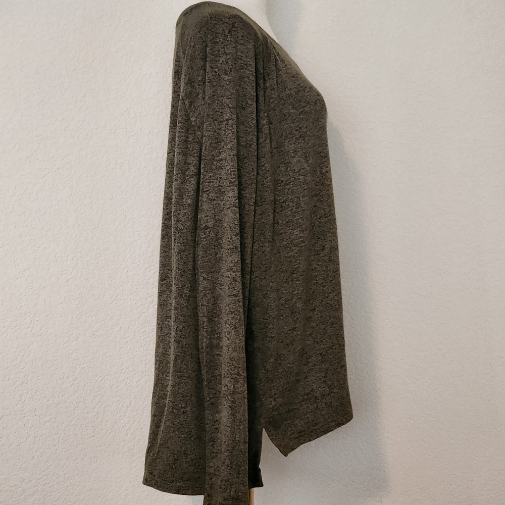 Old Navy top. Large. Green and black heathered knit. Long sleeved. - Picture 2 of 8